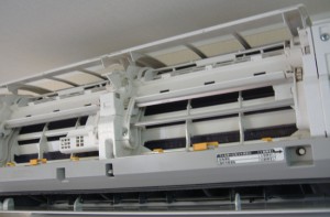 家庭用壁掛けタイプ(お掃除機能つき) 家庭用壁掛けタイプ(お掃除機能つき)